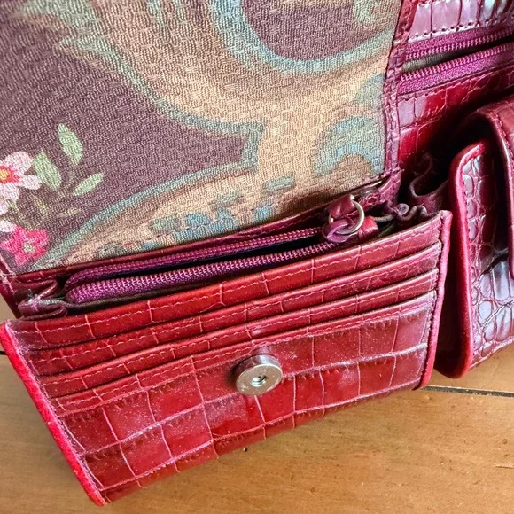 Brighton vintage Red Croc Embossed Leather Heart Purse Adjustable Crossbody - Picture 7 of 13